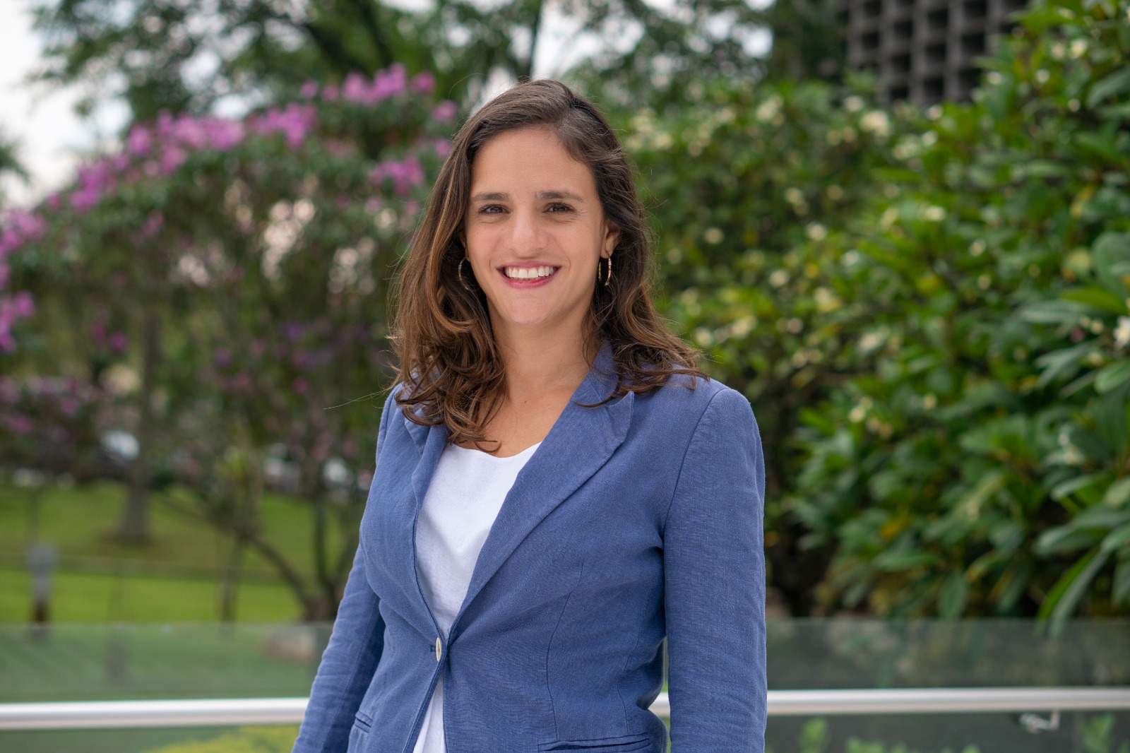 Deputada Marina Helou articula lei que reconhece empresas que apoiam famílias